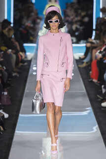 Moschino Fall 2018 Ready-to-Wear , Moschino осень зима 2018 , Fashion show , неделя моды в Милане , MFW , Mainstyles